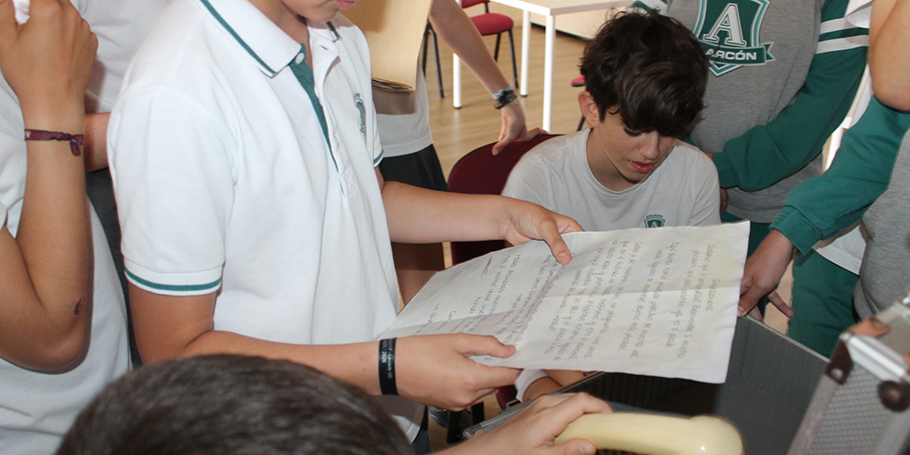 Proyecto AGL 1º ESO: "Más modernos que el futuro"