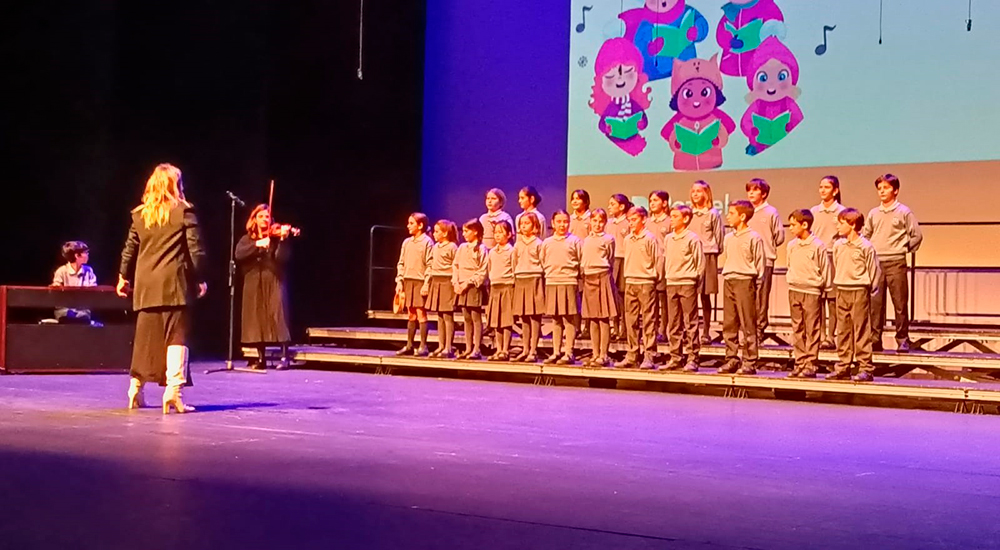 Gran actuación del colegio en la Muestra Escolar de Música Navideña de Pozuelo